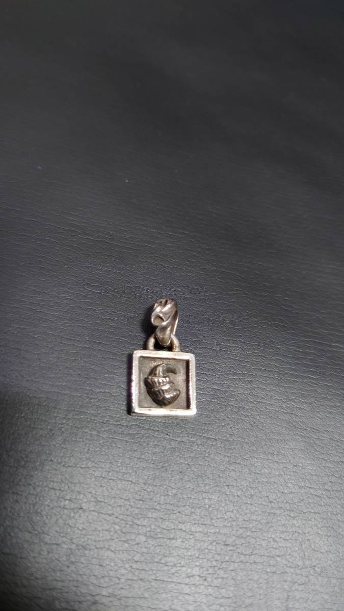 クロムハーツ CHROME HEARTS フレーム　ペンダントトップ クロウ ネックレストップ シルバー