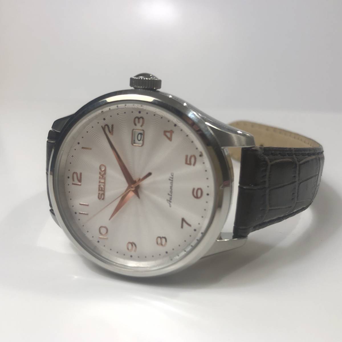 SEIKO／セイコー 自動巻き 4R35B 23石 ギョーシェ掘り 腕時計 CLASSIC AUTOMATIC クラシック オートマチック ...