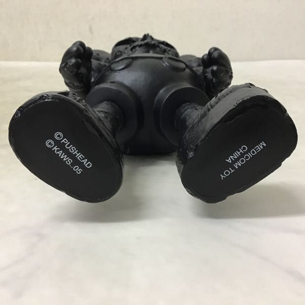 KAWS EXHIBITION BAPE オリジナルフェイク フライヤー チラシ KAWS EXHIBITION BAPE オリジナルフェイク フライヤー チラシ KAWS