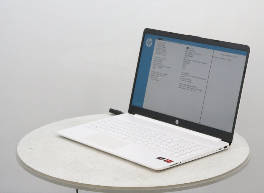 hp 15s-eq1129AU - AMD Ryzen 5 4500U with Radeon Graphics 8GB 256GB