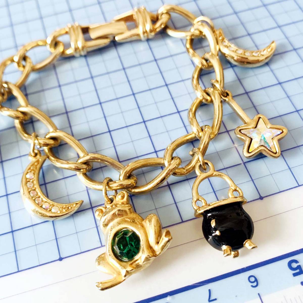 未使用に近い SWAROVSKI スワロスキー クリスタル 蛙 月と星 ゴールド 