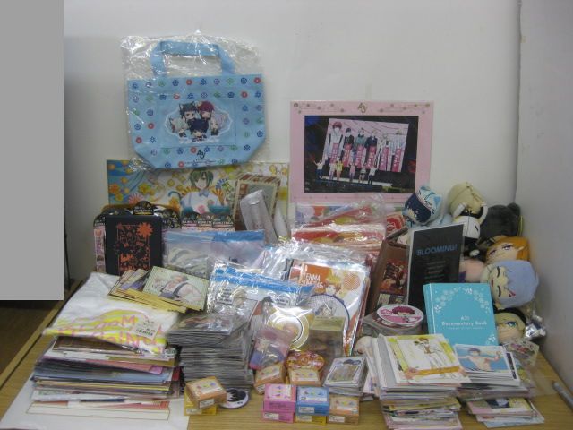 A3！ エースリー グッズ まとめて 約600点 ダブり有 ミニ色紙 ステッカー 缶バッジ クリアファイル マスコット 等 直接引取（東大阪）歓迎