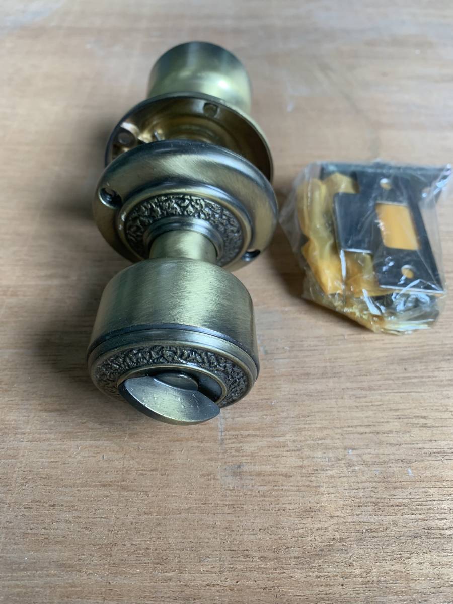 ③鍵付き　3個セット　未使用品 ドアノブ アンティーク ドアノブ 真鍮 レトロ 取っ手　建具　ビンテージ　1
