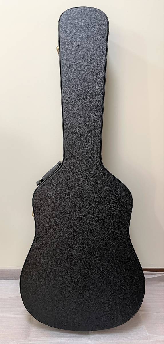 Martin & co マーティン ギター ハードケース カナダ製 緑色の分厚いクッション