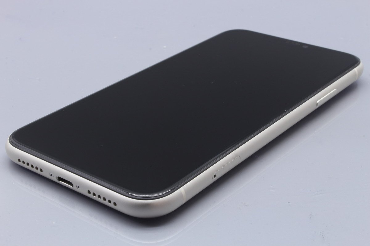 Apple iPhone11 128GB White A2221 MWM22J/A バッテリ79%□SIMフリー 