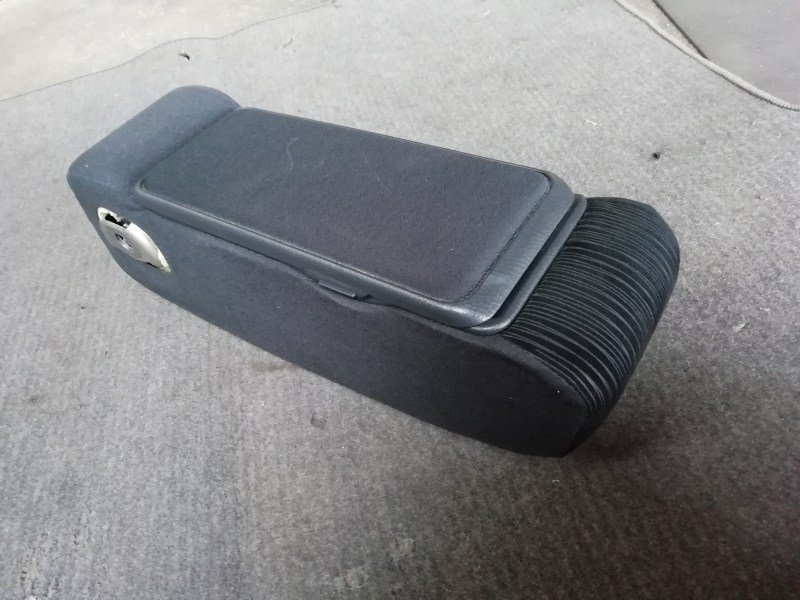 H24　タントカスタム　L375S　L385S　アームレスト　運転席