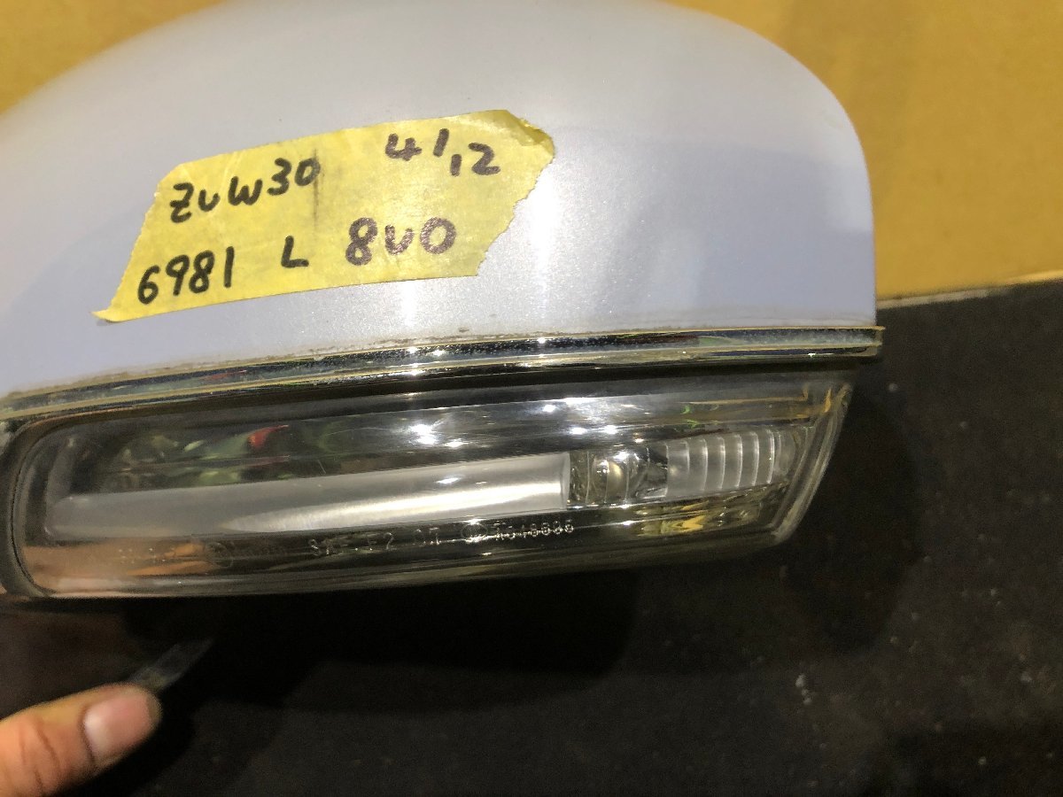 プリウス ZVW30 左ドアミラー カラーNO.8V0