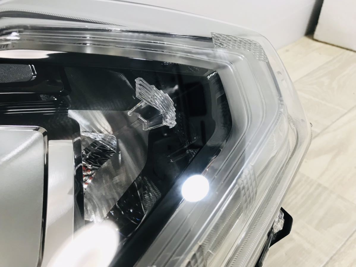 クリーニング済 NISSAN エクストレイル T32 前期 LED 右ヘッド クリーニング済 NISSAN エクストレイル T32 前期 LED 右ヘッド