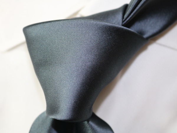 【千/伊】ls8649新品lucio lamberti極美色ソリッドネクタイ