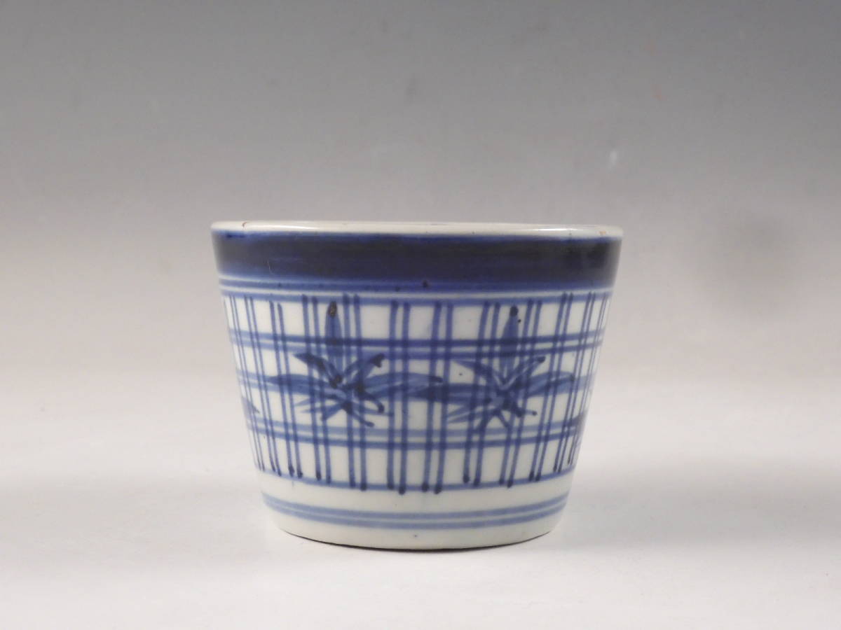 希少！鍋島焼幾平作 盛上彩釉 柿絵彫浮彫 双耳 花瓶 - メルカリ 【董芸