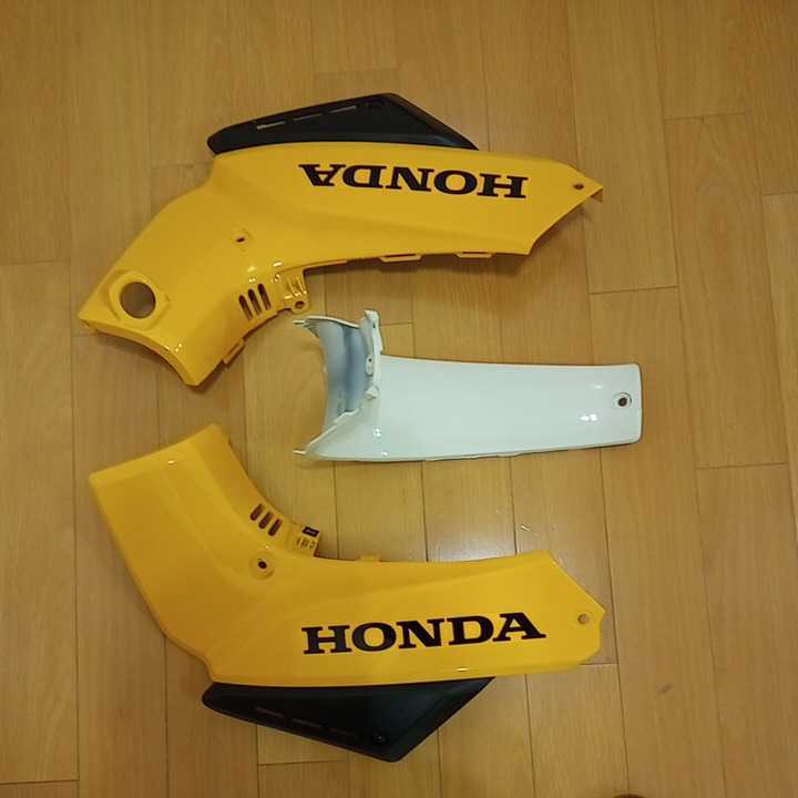 ホンダ クロスカブ サイドカバー(イエロー) センターカバー ホンダ クロスカブ サイドカバー(イエロー) センターカバー