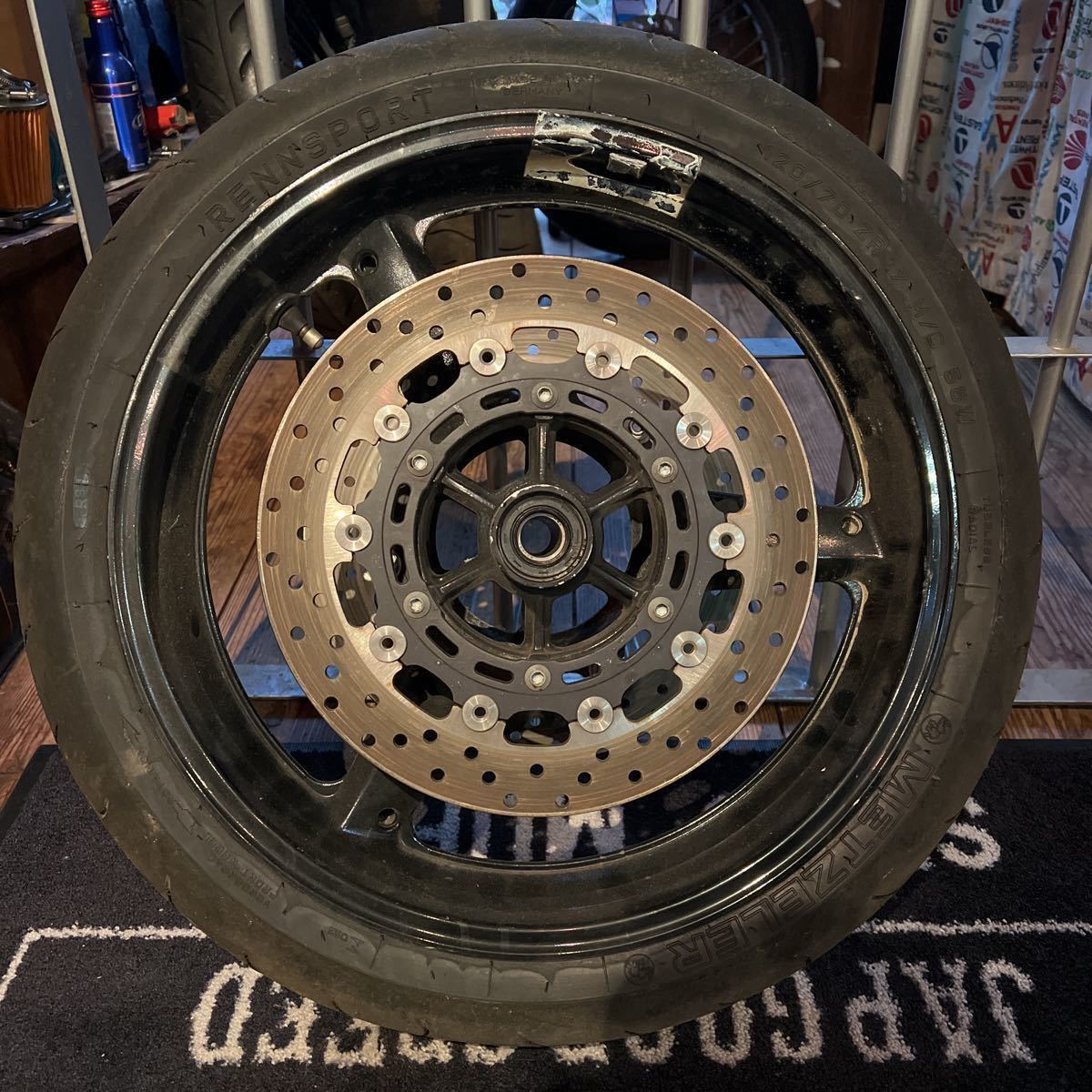 ヤマハ純正 フロントホイール ディスク付き YAMAHA R1? R6? 不明 黒 17