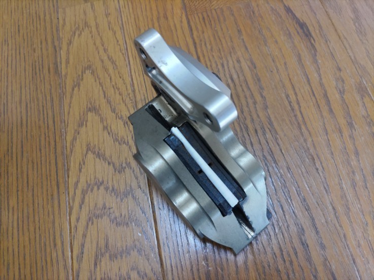 brembo ブレンボ レーシングキャリパー 40mm 左側 削りだし CNC