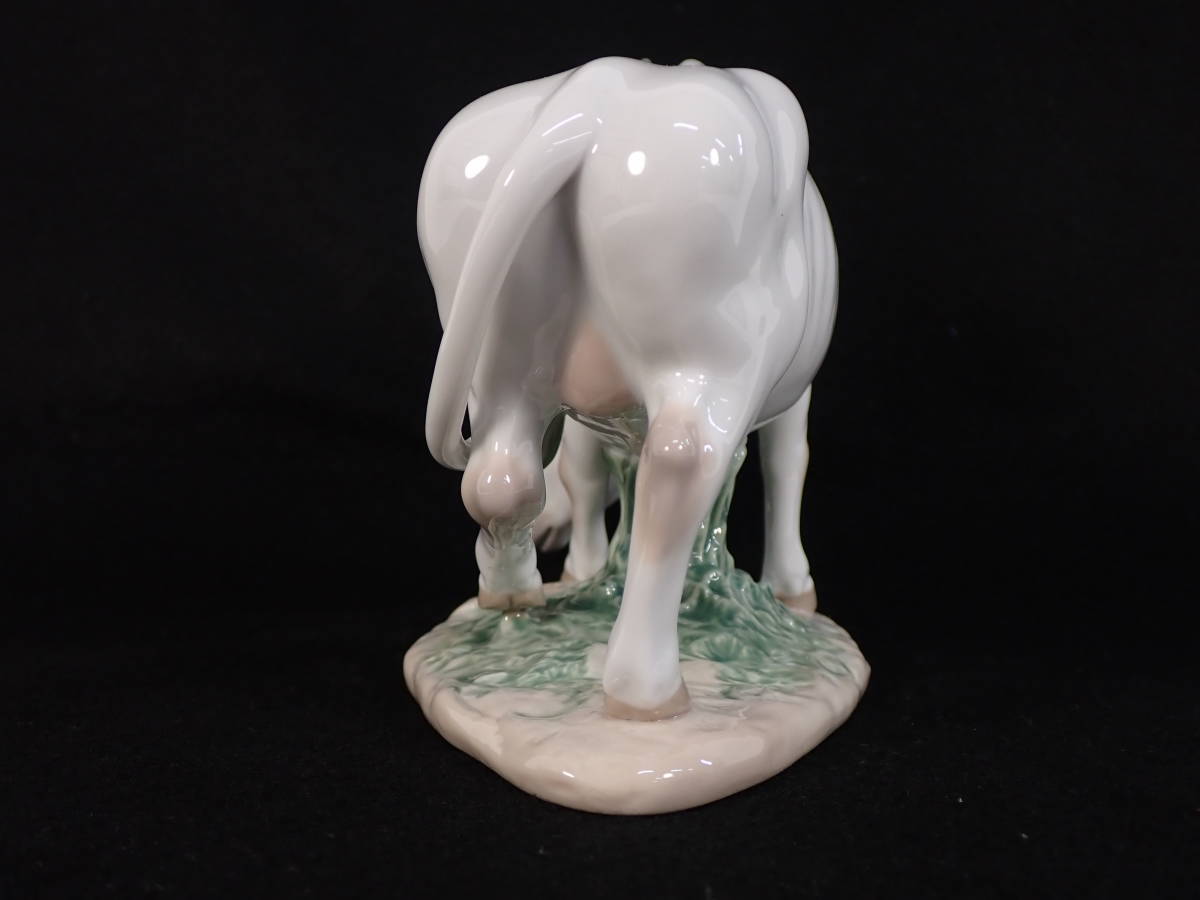 LLADRO リアドロ リヤドロ 丑 牛 うし 十二支コレクション 台座付き 陶器 アンティーク インテリア フィギュリン 置き物 8369 リヤドロ | リヤドロ公式オンライン