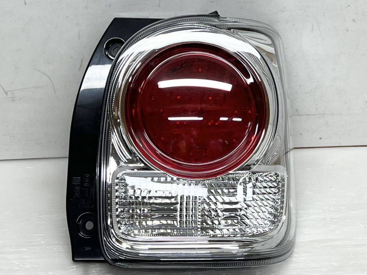 即決 ダイハツ ムーヴキャンバス LA800S/LA810S 純正 LED 左 即決 ダイハツ ムーヴキャンバス LA800S/LA810S 純正 LED 左