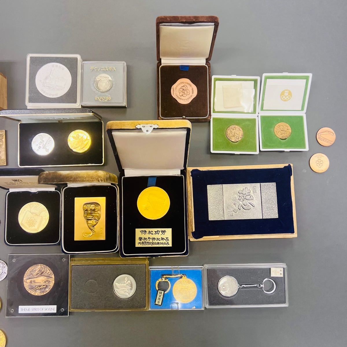 1964年／東京オリンピックの銅メダル記念コイン２つ。【ケース付きの2個セット】 1スタ 記念コイン大量 銀 銅 など オリンピック EXPO 造幣局  記念メダル プレート 東京オリンピック1964(オリンピック)｜売買されたオークション情報、yahooの商品情報をアーカイブ公開 ...