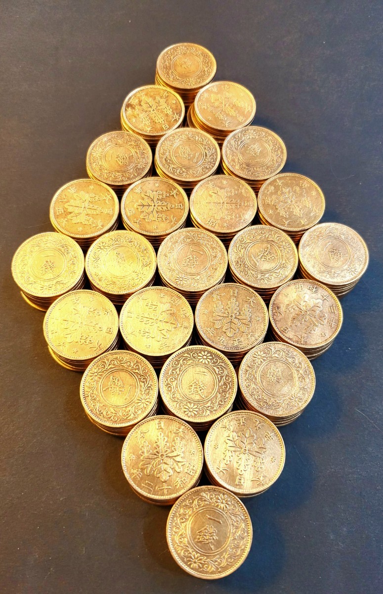  0624 1円 桐1銭黄銅貨 250枚(1銭)｜売買されたオークション情報、yahooの商品情報をアーカイブ公開 - オークファン 近代
