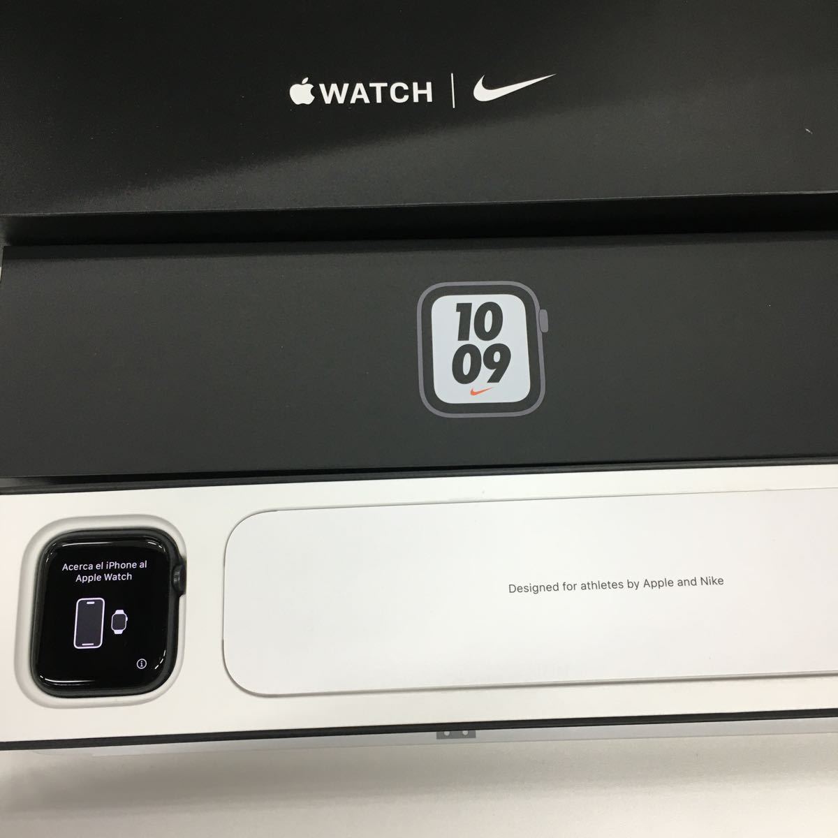 R2/【ジャンク品】Apple Watch NIKE ブラック 44mm MKQ83J/A
