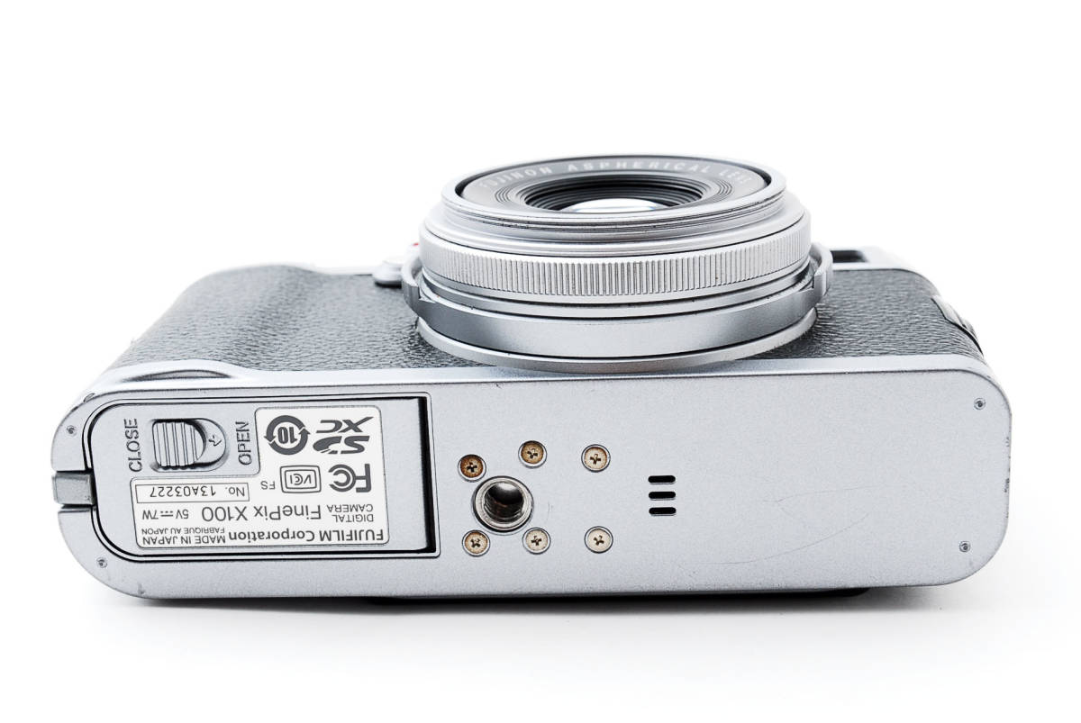 バッテリー2個 別売りフード 革ケース付！ FUJIFILM フジフイルム