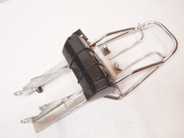 モンキー50純正キャリア 目立つガリ傷歪みなし。交換に ツールボックス