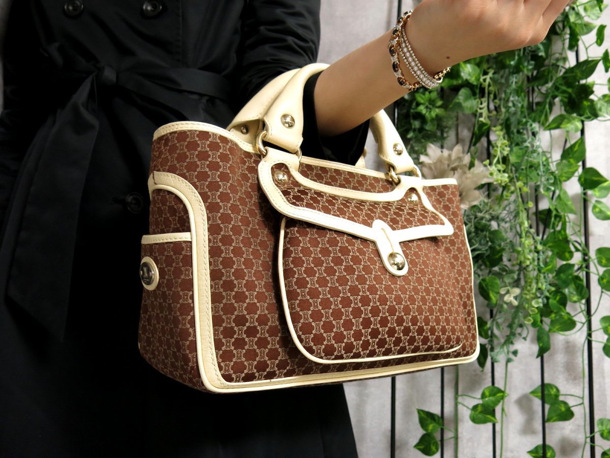 【美品】CELINE マカダム トリオンフ ブギーバッグ スエード 超美品○CELINE セリーヌ○ブギーバッグ○マカダム総柄○キャンバス