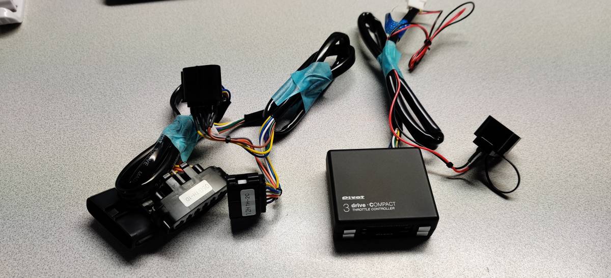 Pivot 3-drive COMPACT スロットルコントローラー TH-2C，TH-1D