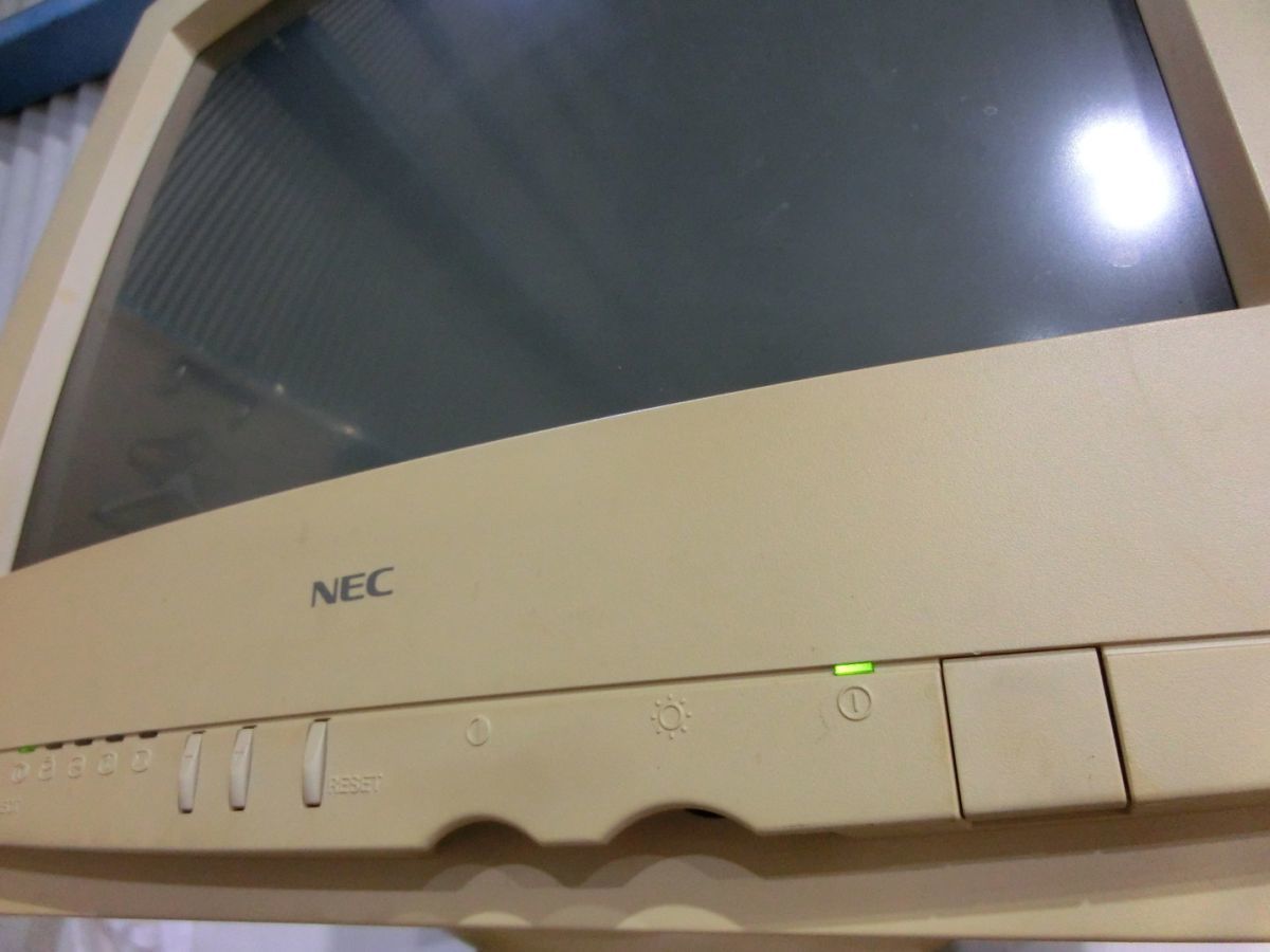 T【P8-68】【2箱】NEC/PC-9821 V166/CRTディスプレイD151/まとめて