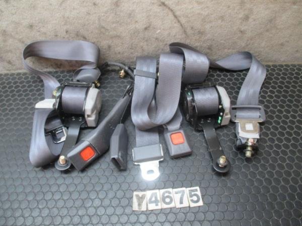 トヨエース　YY101　左右前　シートベルト　ダイナ　ハイエースなど。4点　No.Y4675