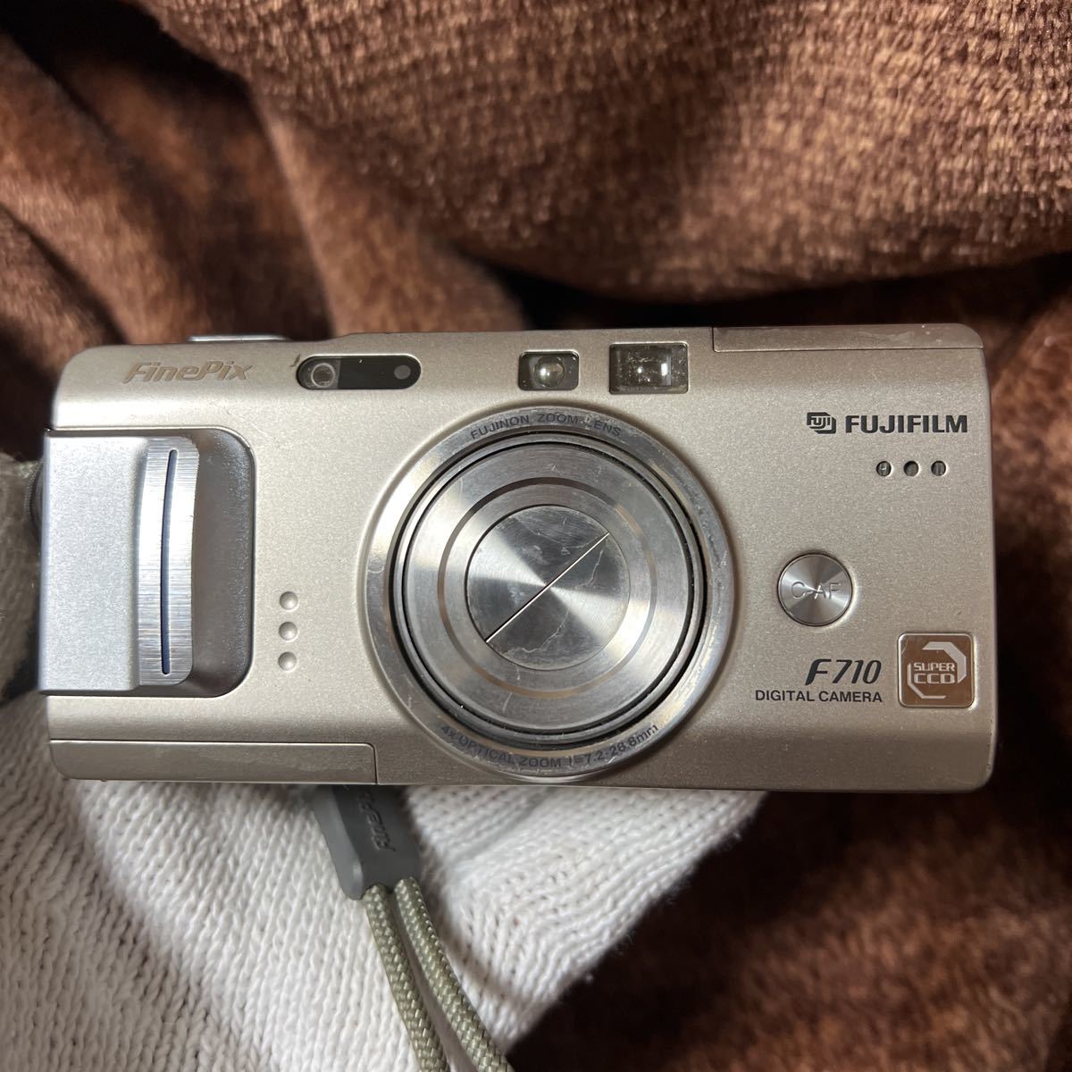 K7)FUJIFILM フジフィルム FinePix F710 コンパクトデジタルカメラ 