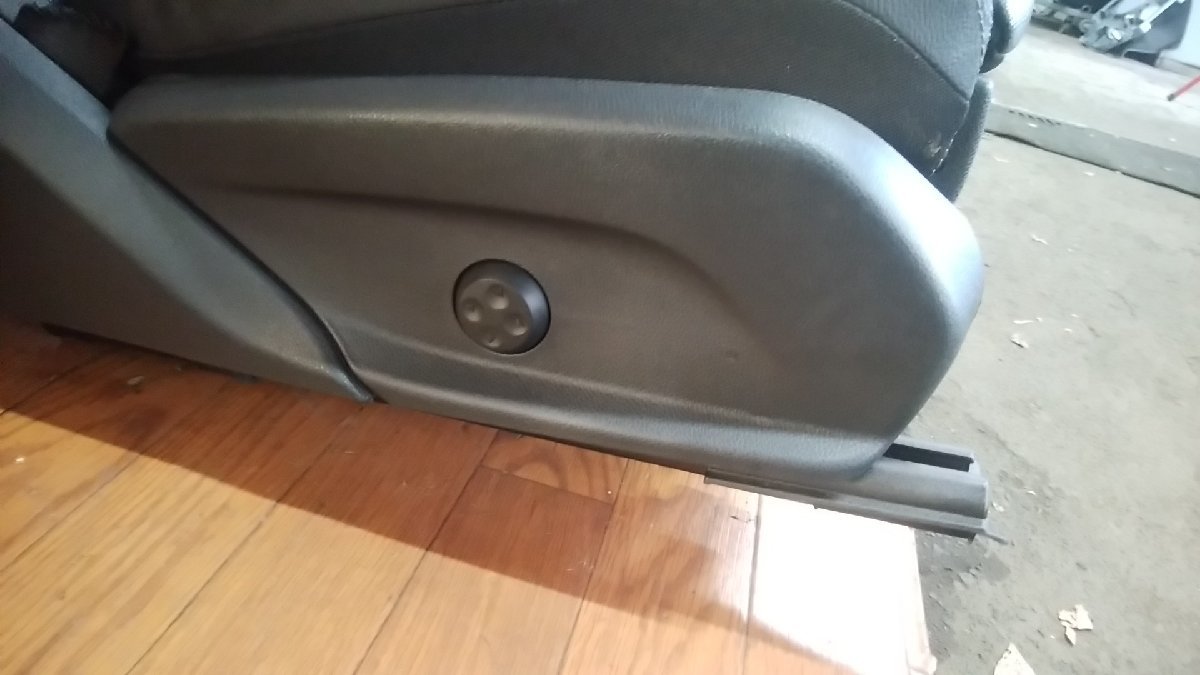 U#883 ベンツ W205 C220d LDA-205014 2019年 後期 運転席シート 右