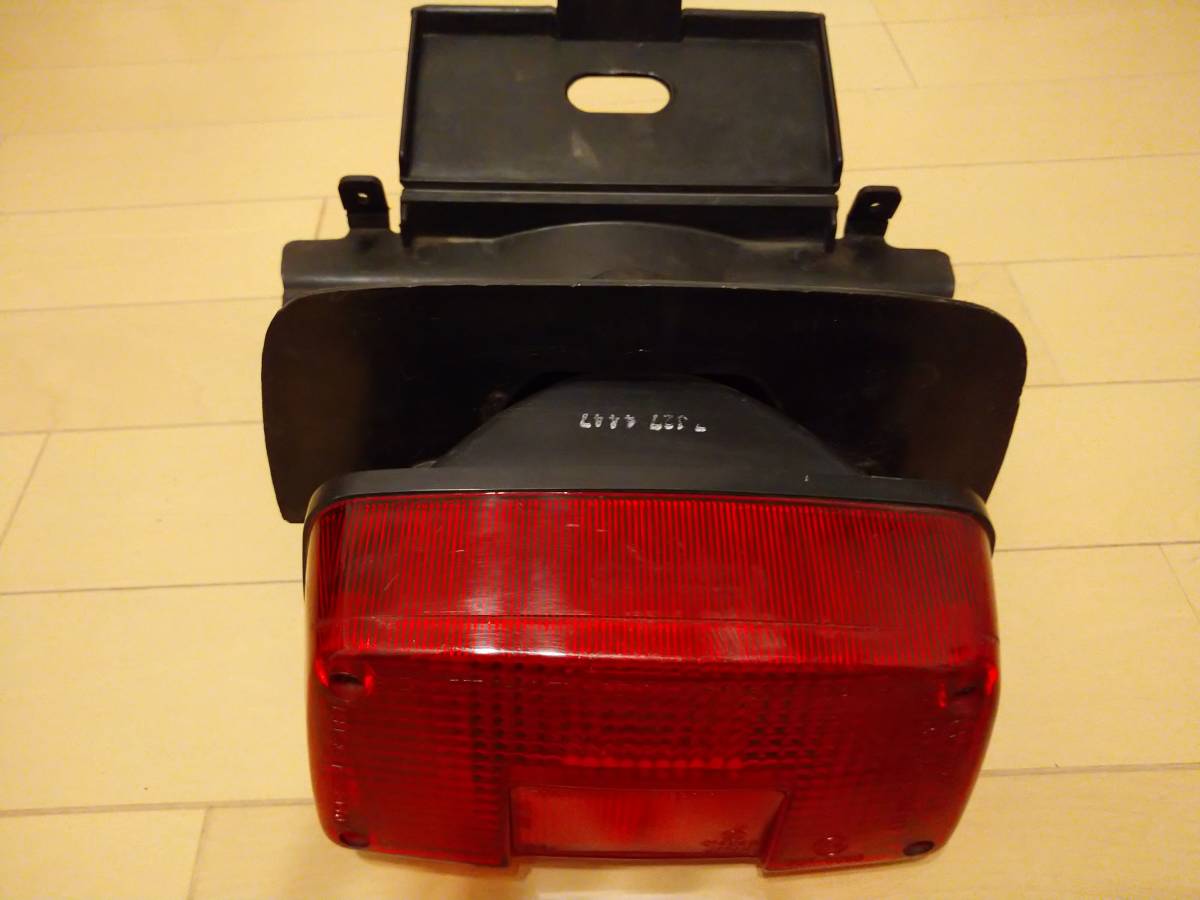 GSX250E テール レンズ