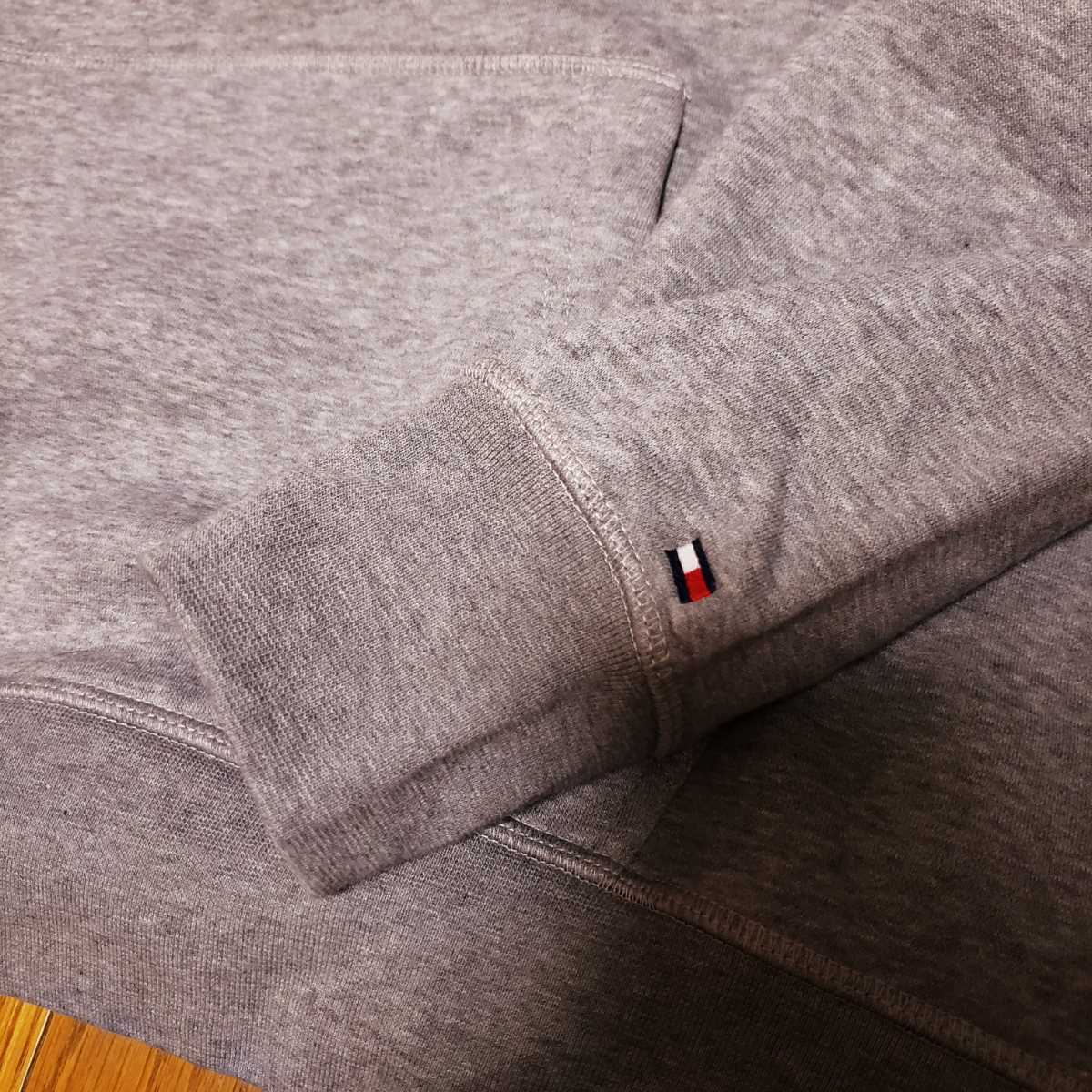 新品】TOMMY HILFIGER Lサイズ ロゴ パーカー グレー 裏起毛 