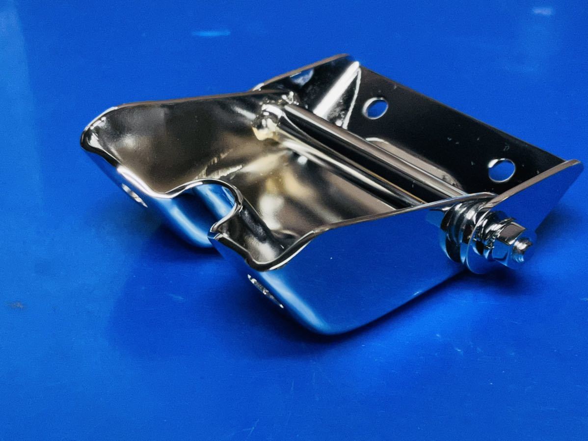 ダックス純正シートヒンジ　☆ クロームメッキ　ホンダ　くるくる　Dax 新品加工　1 ダックス純正シートヒンジ くるくる クロームメッキ ホンダ シートヒンジとシートロック メッキ加工されてい