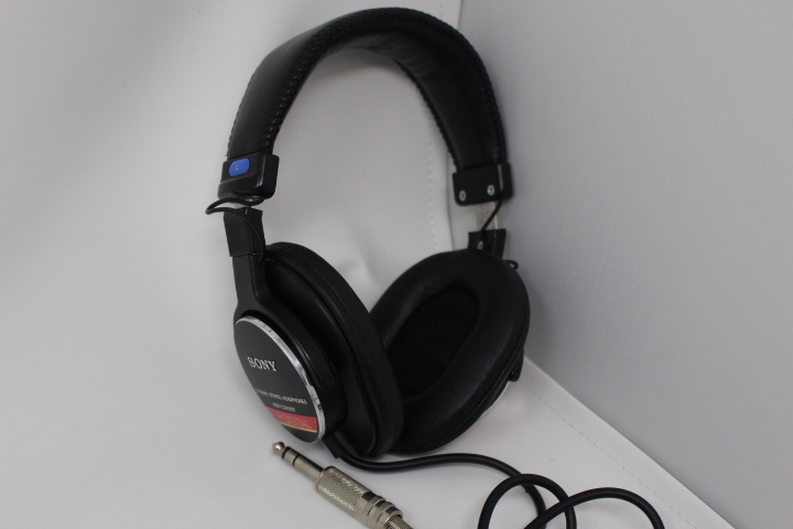 動作未確認 SONY 密閉型スタジオモニターヘッドホン MDR-CD900ST 送料