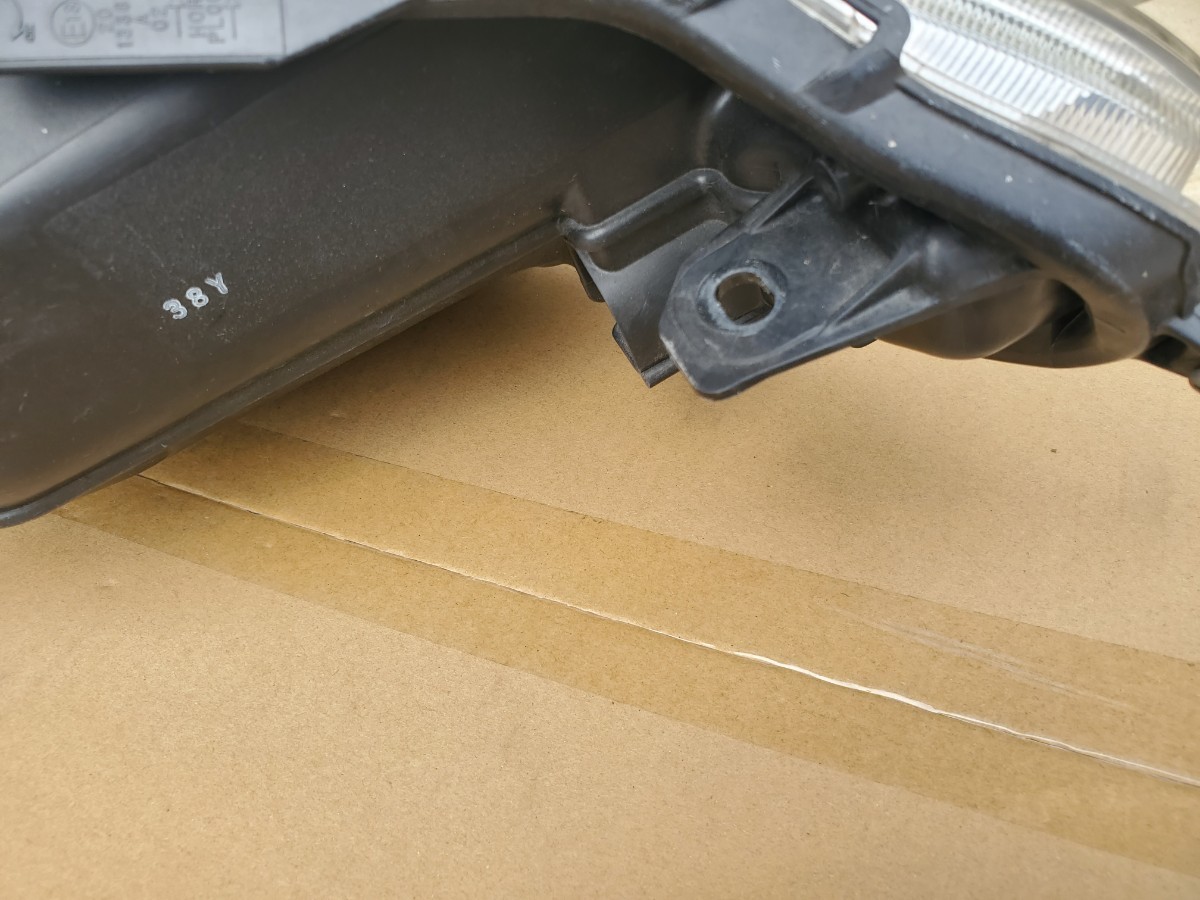 送料無料　アクア NHP10 前期 ハロゲン 純正 左ヘッドライト/左ヘッドランプ _2