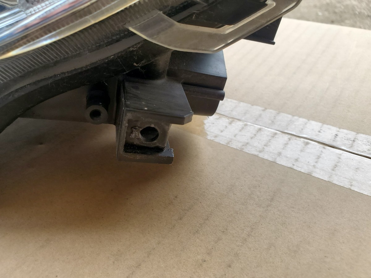 送料無料　アクア NHP10 前期 ハロゲン 純正 左ヘッドライト/左ヘッドランプ _3