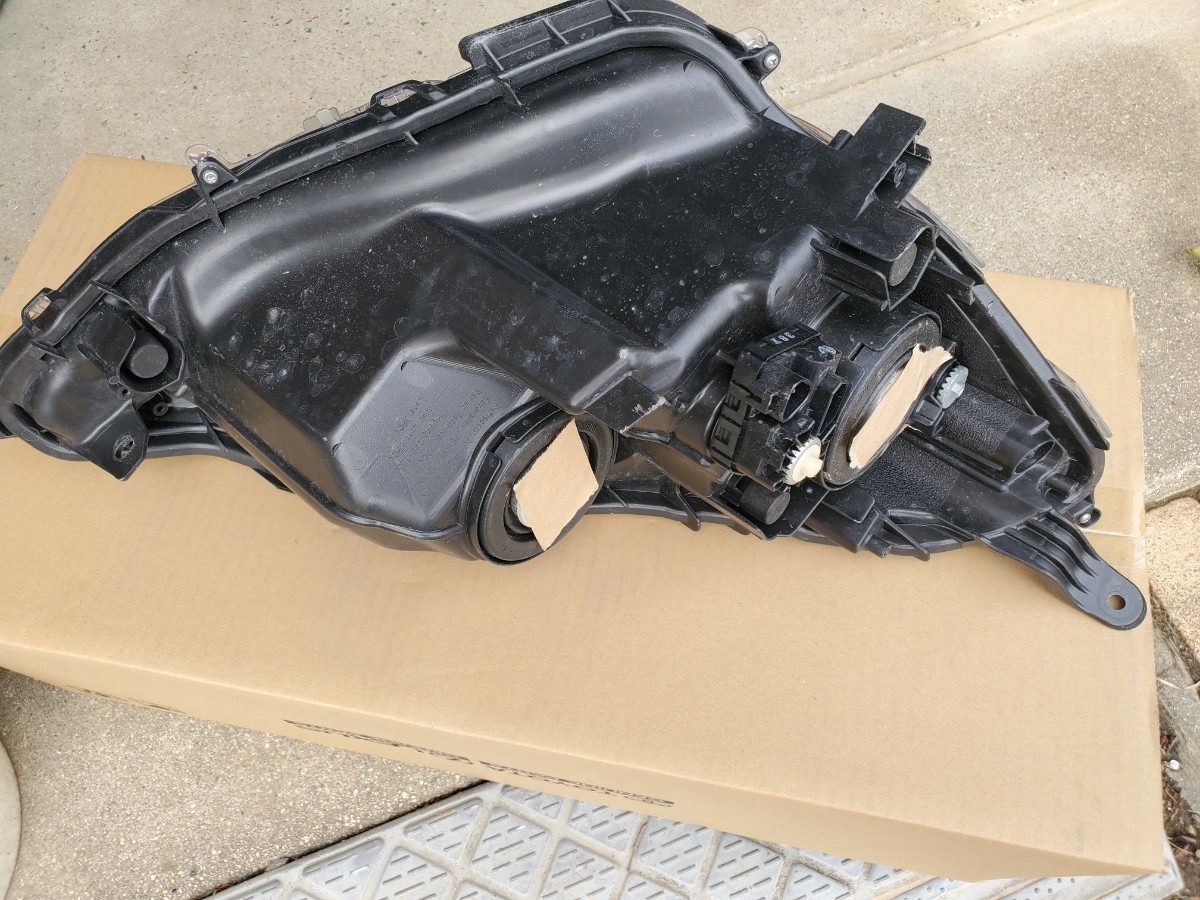 送料無料　アクア NHP10 前期 ハロゲン 純正 左ヘッドライト/左ヘッドランプ _4