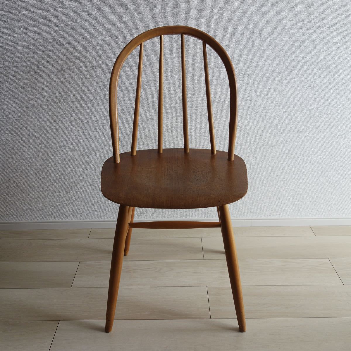 【人気定番，新作】 Ilmari Tapiovaara Fanett Chairウィンザーチェア ヴィンテージ家具 北欧家具(ダイニングチェア)｜売買されたオークション情報、yahooの商品情報をアーカイブ公開 - オークファン ダイニングチェア