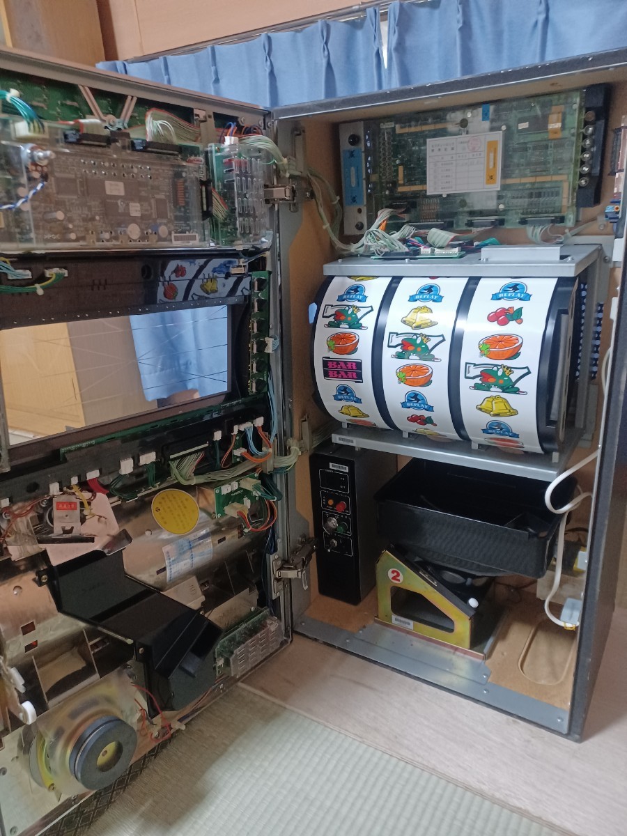 ☆4号機 キングパルサー(赤パネル) パチスロ実機 スロット実機 