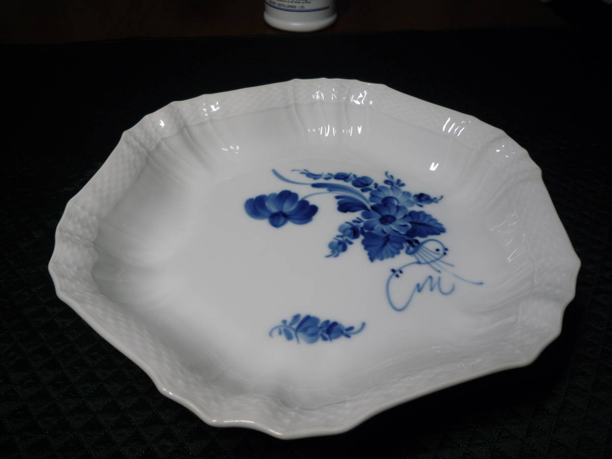 赤字超特価，大人気 ロイヤルコペンハーゲン六角形皿１枚ブルーフラワーアンギュラ廃盤品(ロイヤルコペンハーゲン)｜売買されたオークション情報、yahooの商品情報をアーカイブ公開 - オークファン ロイヤルコペンハーゲン