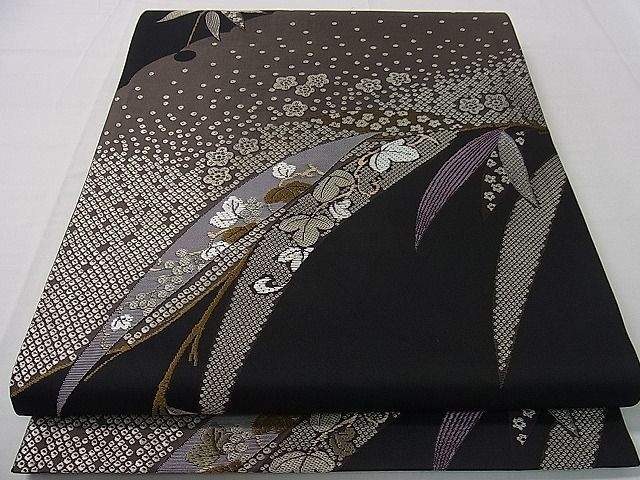平和屋着物■六通柄袋帯　唐織　桃山小袖　慶長紋様　小石丸　黒地　逸品　vp5557