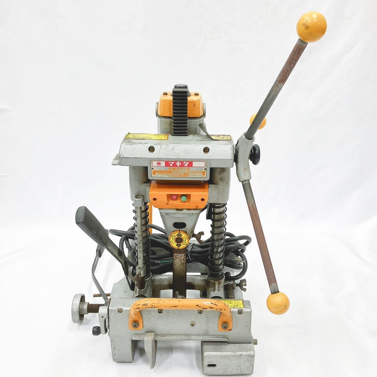 動作品 makita マキタ 穴あけ 手動カクノミ 7303 電動工具 R尼0306 