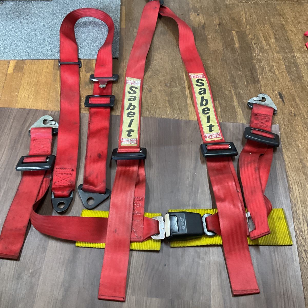 Sabelt サベルト　４点ハーネス　シートベルト　RED