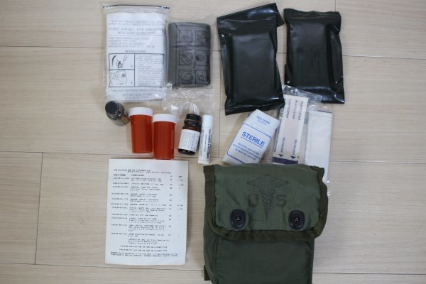  1990年代米軍 メディカル/ファーストエイドキット K122(個人装備)｜売買されたオークション情報、yahooの商品情報をアーカイブ公開 - オークファン その他