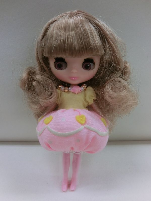 プチブライス ミスマカロン : blythe タカラトミー かわいいカップ