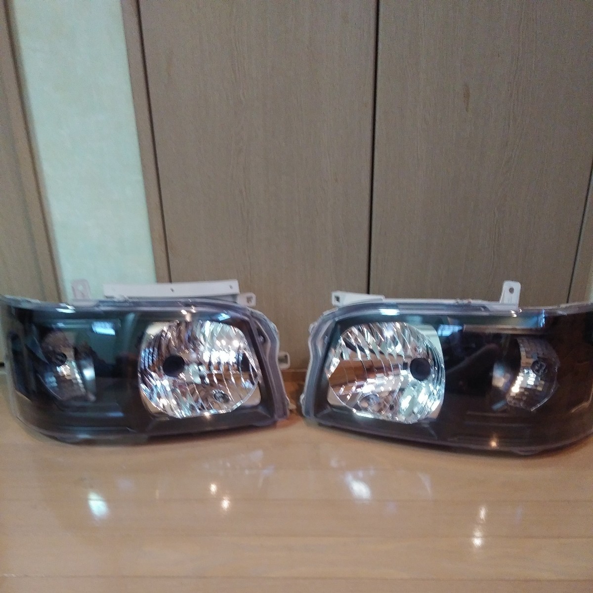 ハイエース200系1~2型ヘッドライトユニット純正品左右❗️送料込み
