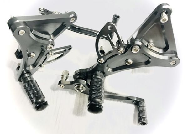 最新作，お買い得 Buell最高 XB DAZ_MOVEMENT ビレットバックステップチタンカラー(ビューエル用)｜売買されたオークション情報、yahooの商品情報をアーカイブ公開 - オークファン ビューエル用