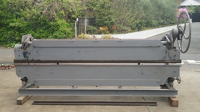 折り曲げ機 パンチ 3m (全長3.3m) ダイ3種類付き メタルシート