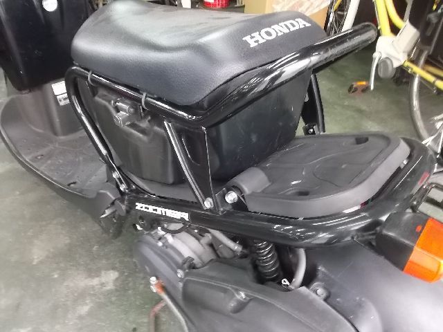 ホンダ ズーマー メットインボックス