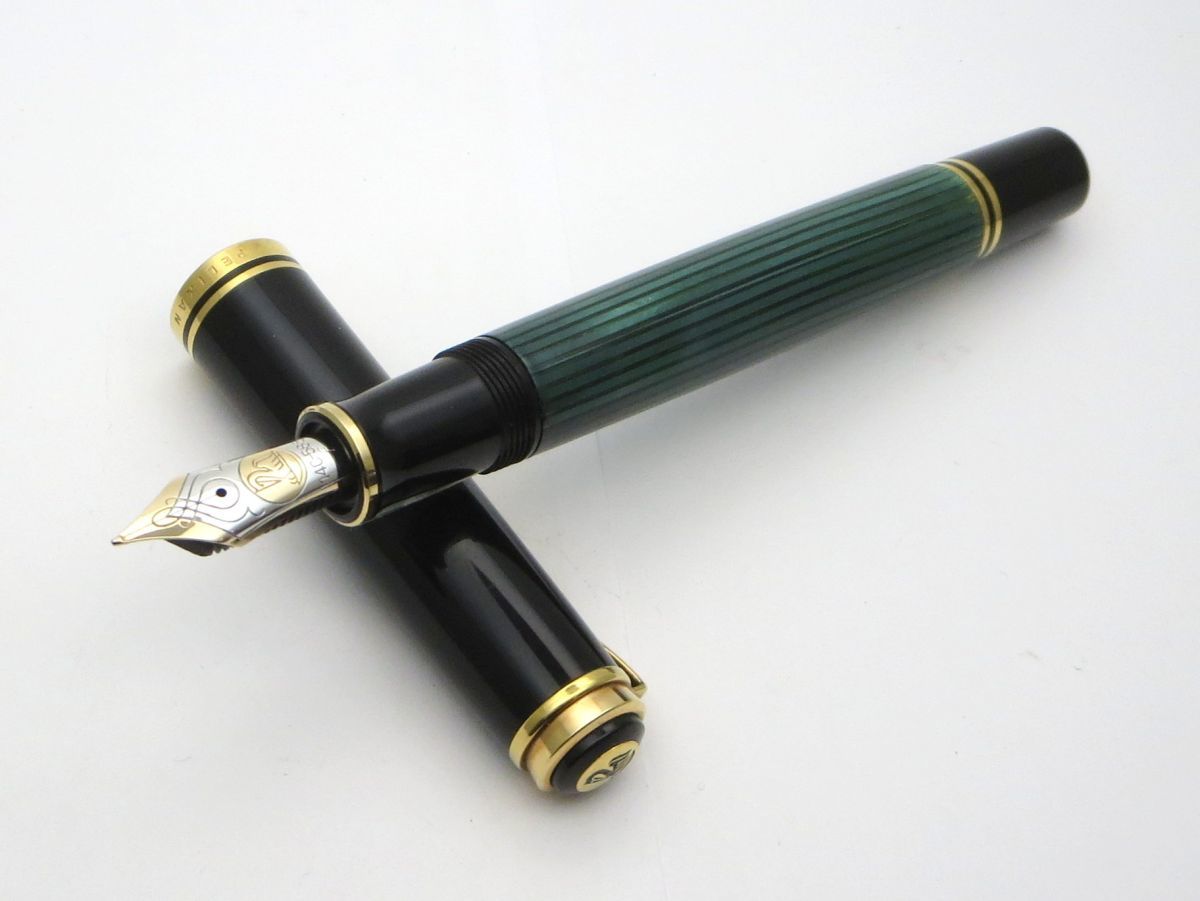 1000円スタート 万年筆 PELIKAN ペリカン ペン先14C 585 F刻印 緑縞 グリーンストライプ ブラック ゴールド 破損箇所有 文房具 2 G60041